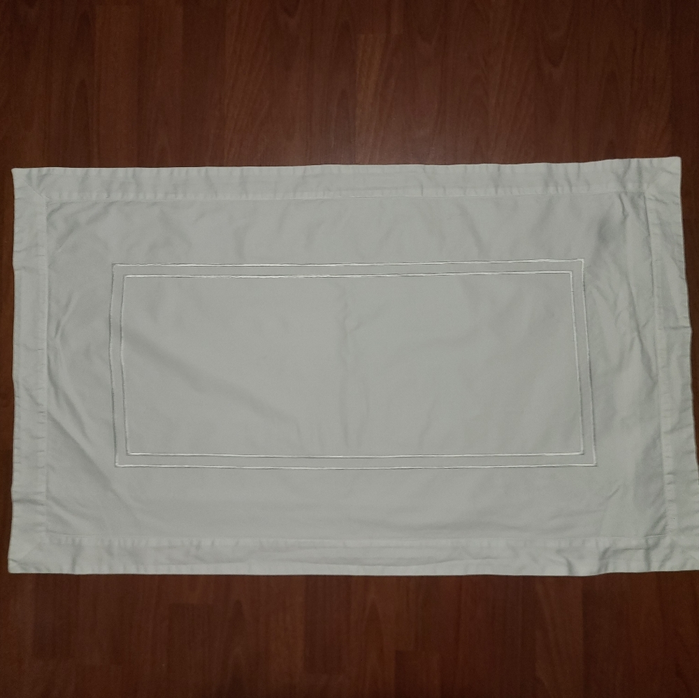 Fieldcrest King sateen duvet cover and shams with border embroidery white/white